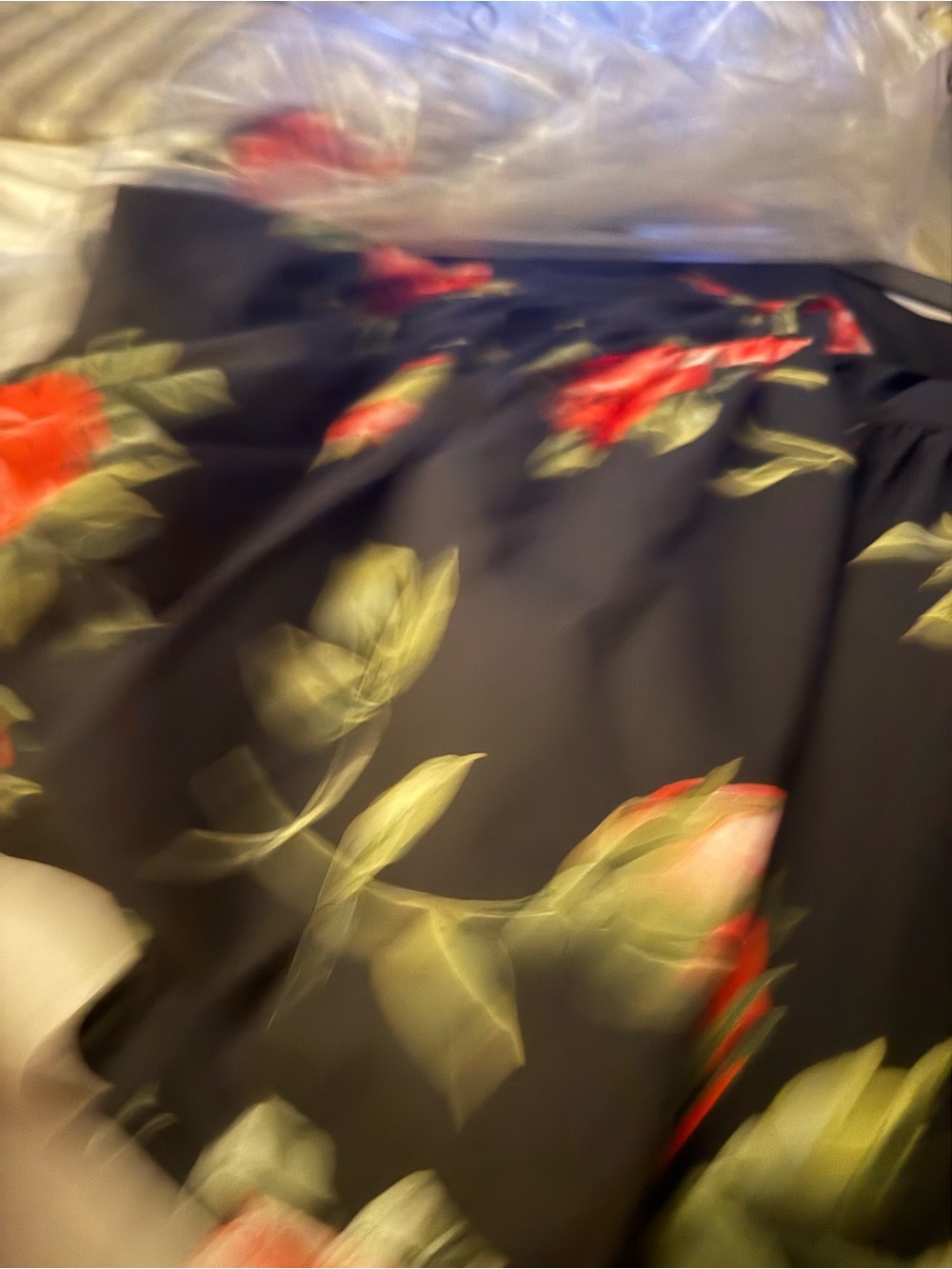 NWT Dolce & Gabbana Black Floral A-Line Midi Skirt with Red Rose Print 44 - Picture 6 of 7